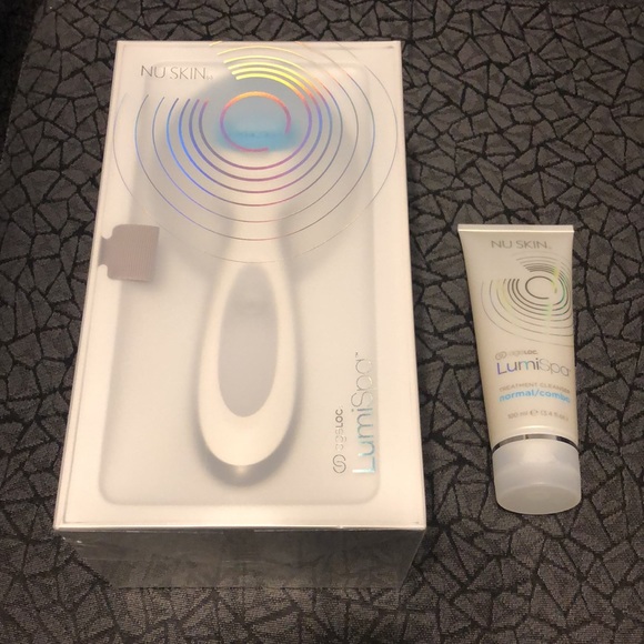 ageLOC Blue LumiSpa® iO + Cleanser - Picture 6 of 7